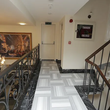 Art Nouveau Pera 3*