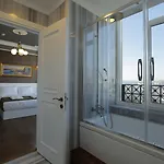 Art Nouveau Pera