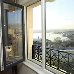 Art Nouveau Pera