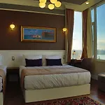 Art Nouveau Pera 3*