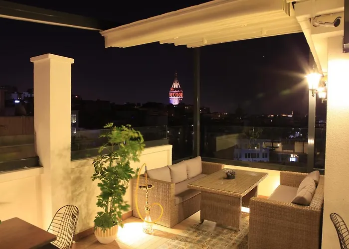 新佩拉艺术酒店 酒店