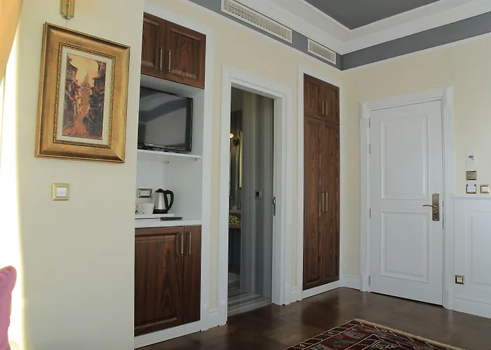 Art Nouveau Pera Hotel 3*