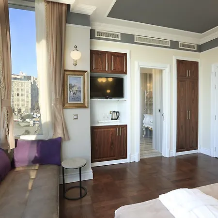 Art Nouveau Pera 3*