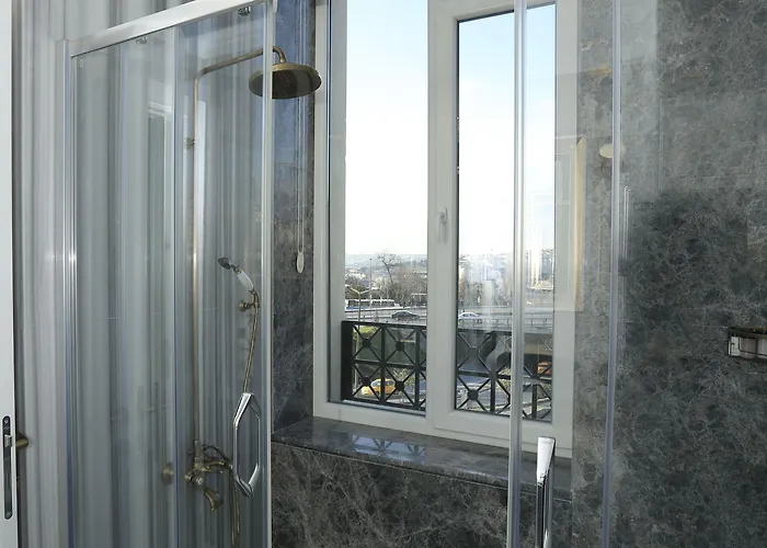 Art Nouveau Pera 3*