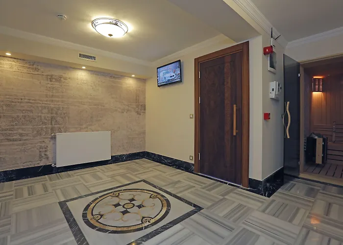 Hotel Art Nouveau Pera 3*