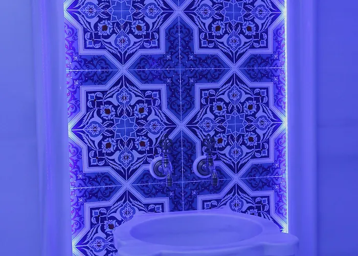 Art Nouveau Pera 3*