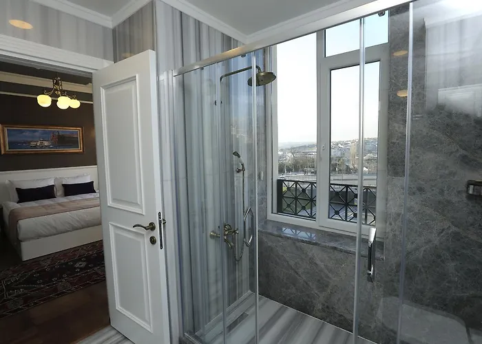 Hotel Art Nouveau Pera 3*