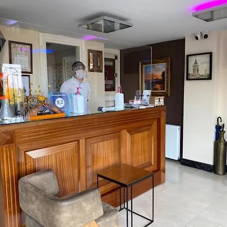 Art Nouveau Pera Szálloda 3*